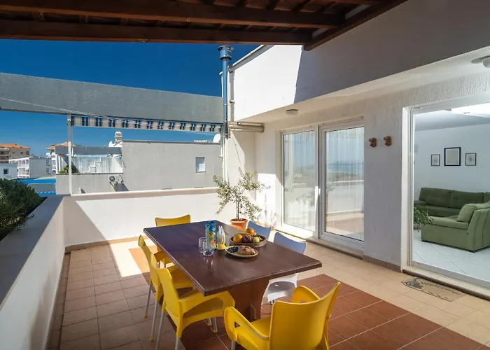 Horizon Apartment Split